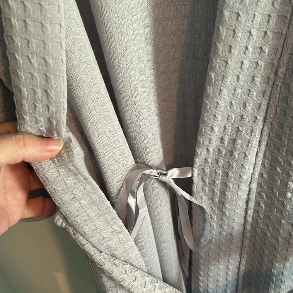 Joyspun Soft Silver Waffle Knit Kimono Tie Close Robe - Picture 9 of 16